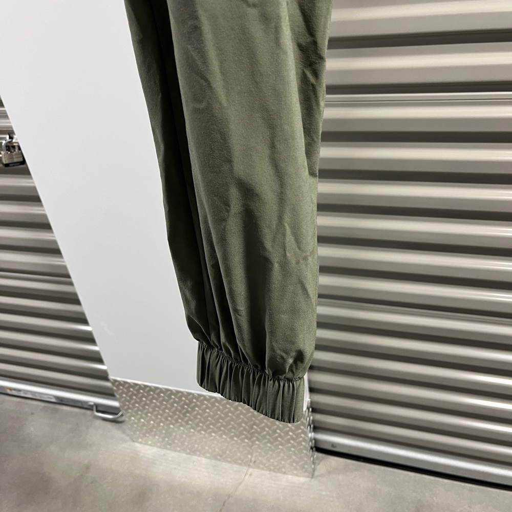 Vuori Villa Jogger Army Green Women's Sz Small Athleisure Lightweight Pull On - Picture 8 of 8